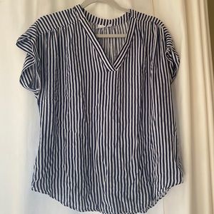 Gap shirt, flowy and flattering size L